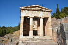 アテネ人の宝庫／デルフィ遺跡