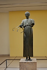 青銅の御者の像／デルフィ博物館